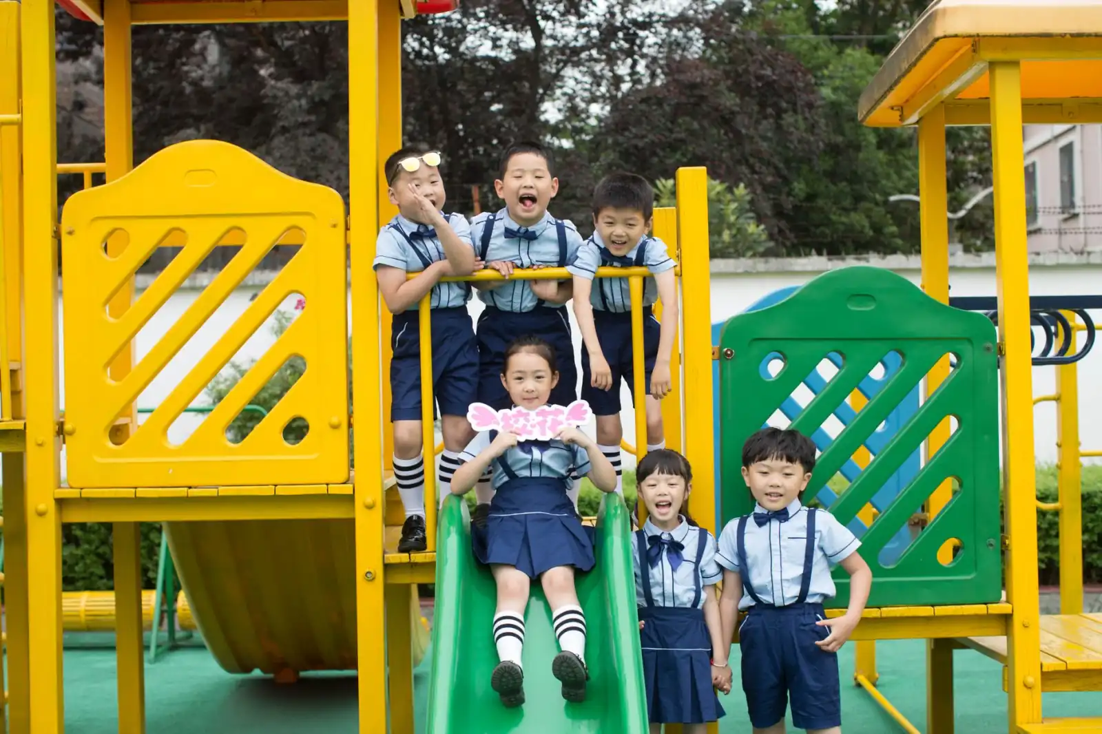山西软装市场壁布与墙贴应用场景及技术优势解析